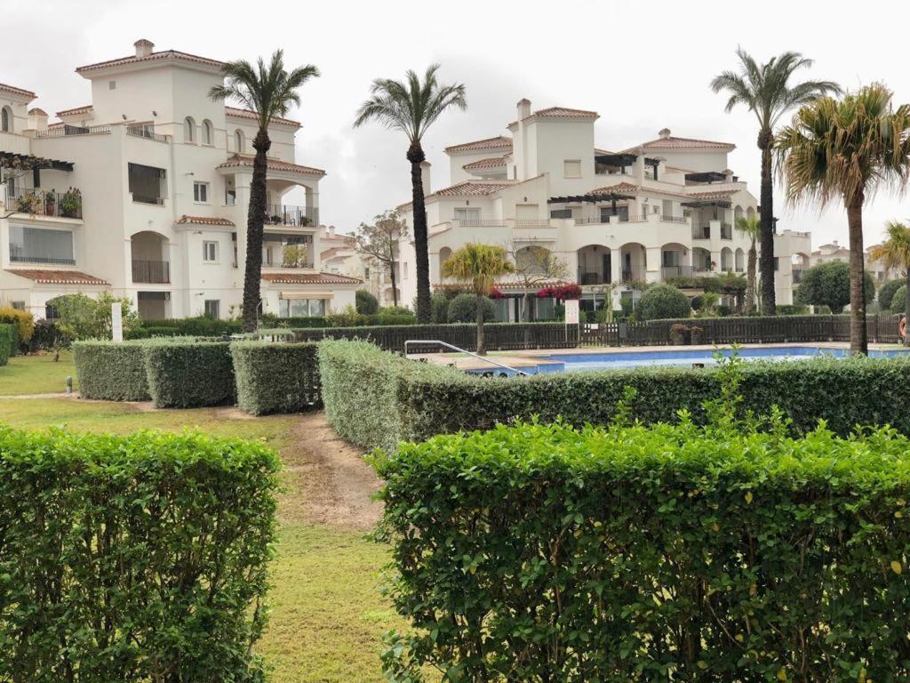 Villa Life . Precioso Bajo Frente Piscina Сукіна Екстер'єр фото